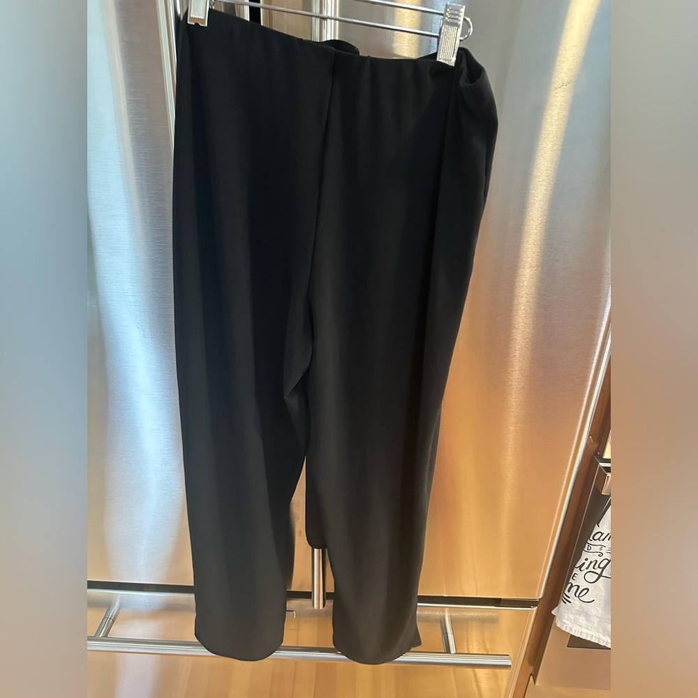 Simply brand Capri pants size 12